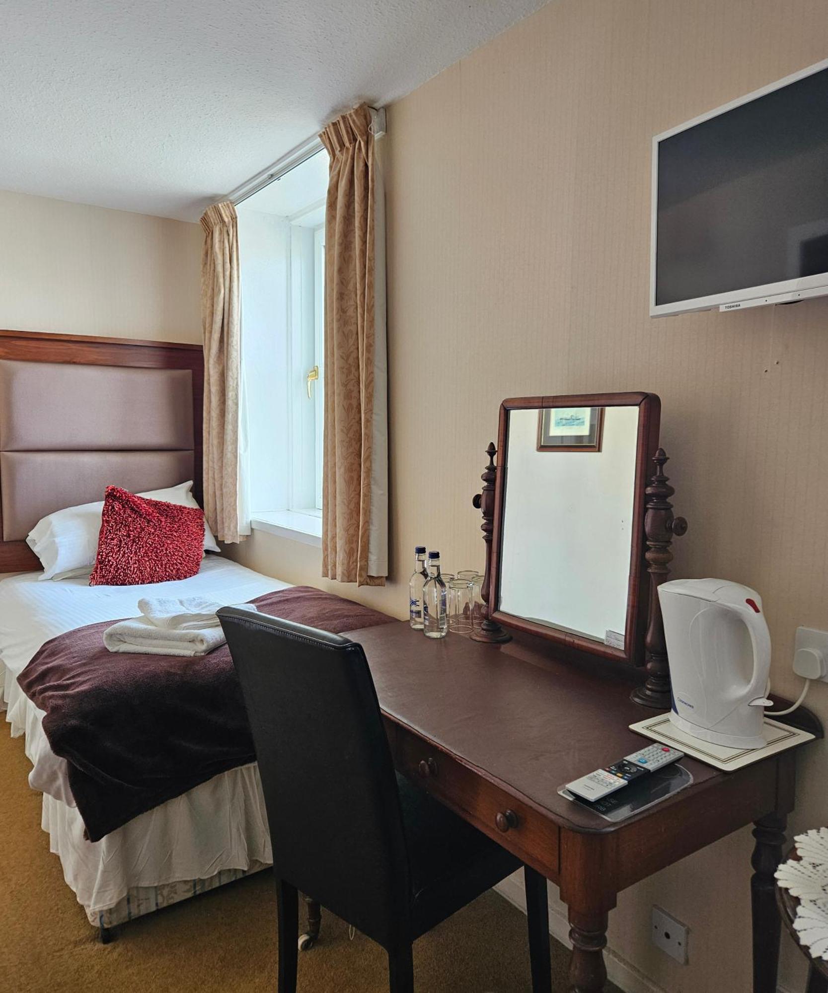 Station Hotel بوتسوي المظهر الخارجي الصورة