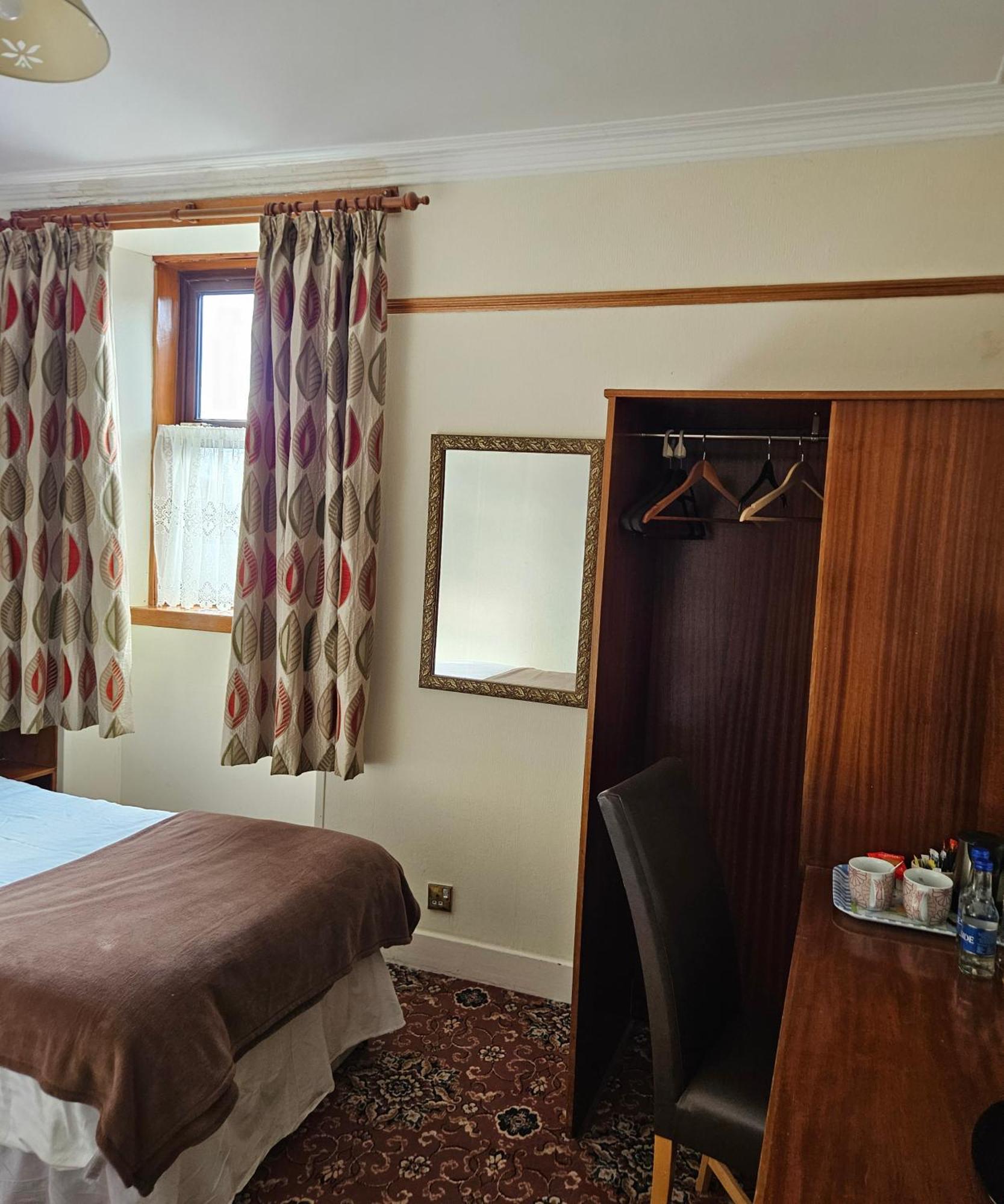 Station Hotel بوتسوي المظهر الخارجي الصورة