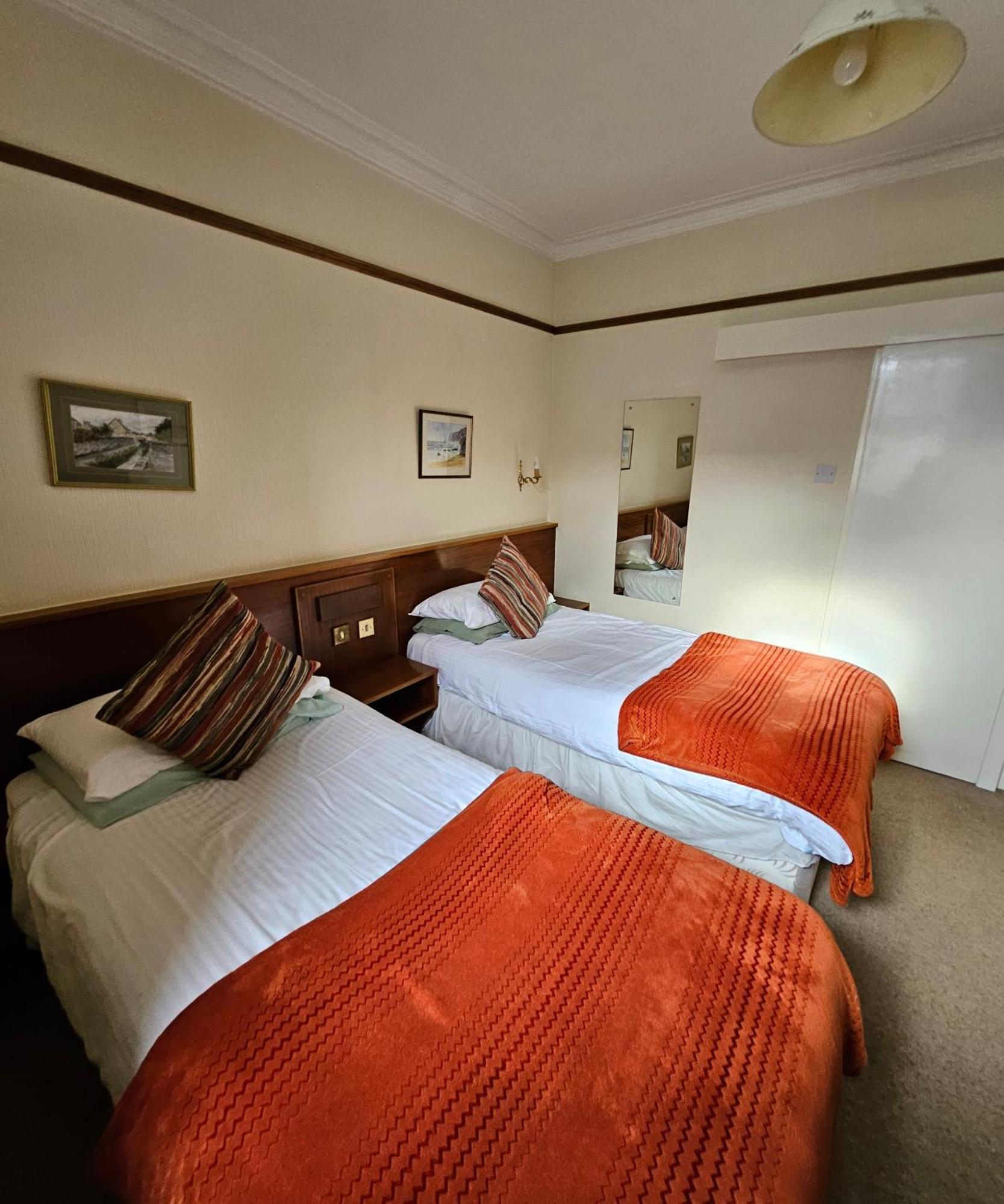Station Hotel بوتسوي المظهر الخارجي الصورة
